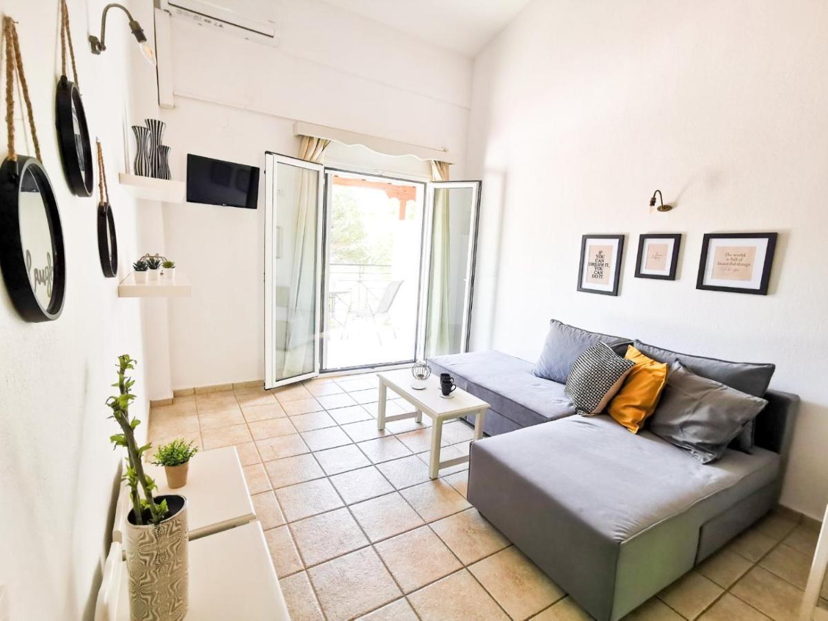 Haris Apartments Koukounaries Ngoại thất bức ảnh